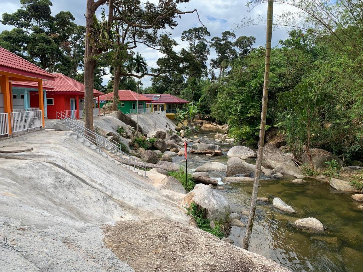 Chalet Latip D'Ayer Itam Hotel Kampong Ayer Hitam  Екстериор снимка